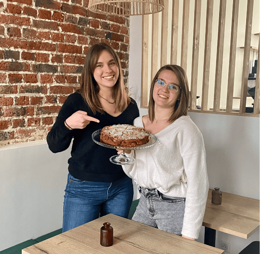 Photo portrait des Frangines, responsable du salon